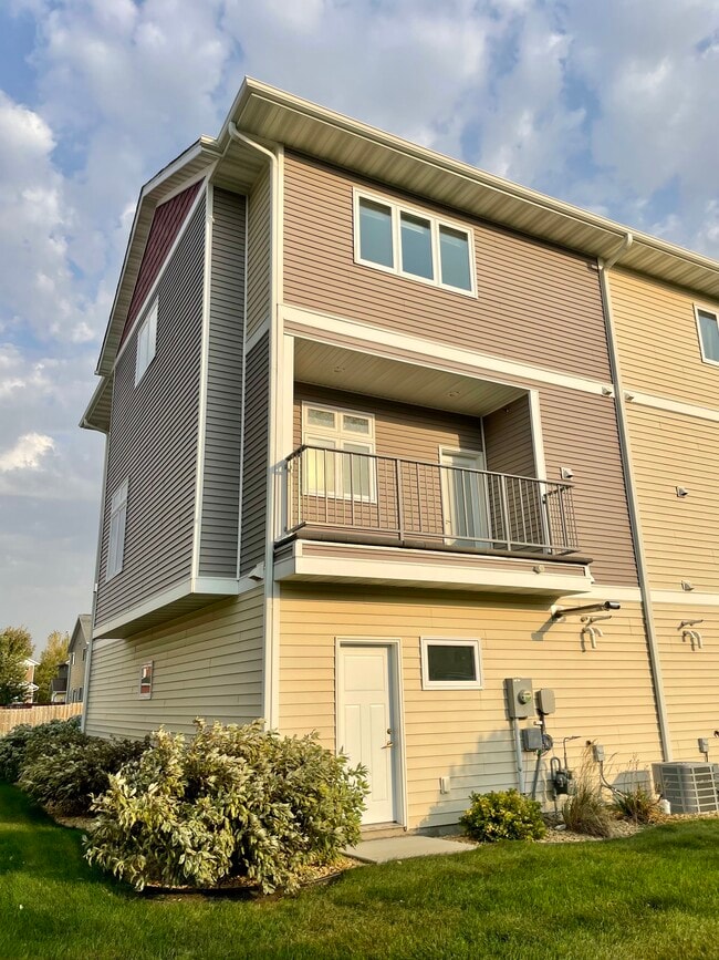 Photo - 2161 Rolling Green Ln