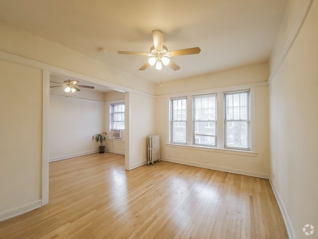 Building Photo - 1932 W Winona St Unit 3 Rental