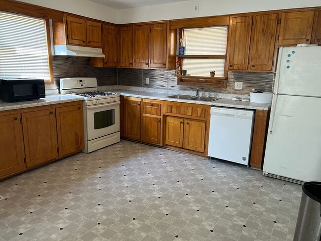 Photo - 104 8th St NW Unit 1