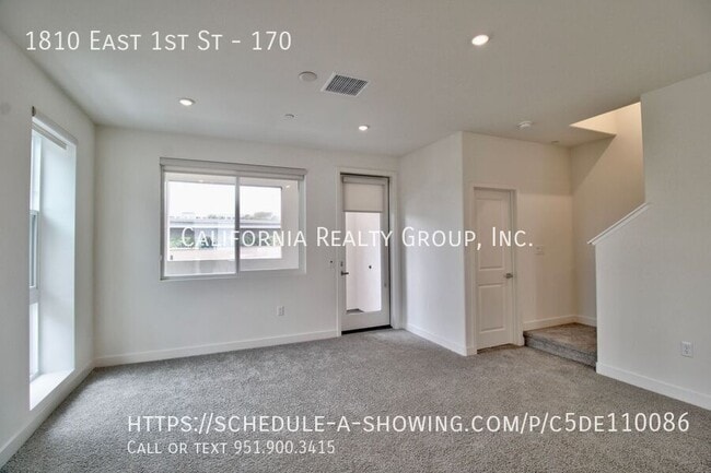 Photo - 1810 E 1st St