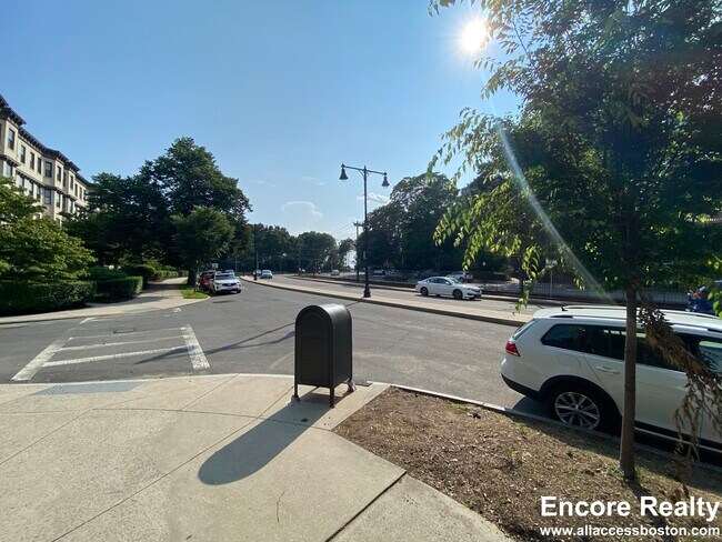 Photo - 1860 Commonwealth Ave