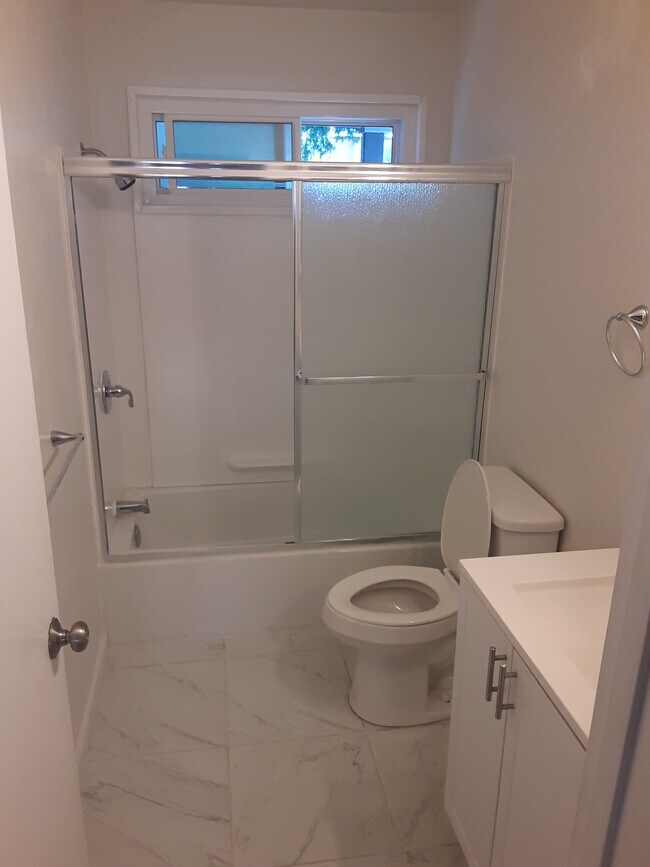 Photo - 1106 Eureka Ln