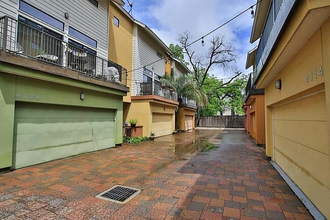 Photo - 4122 Spencer St