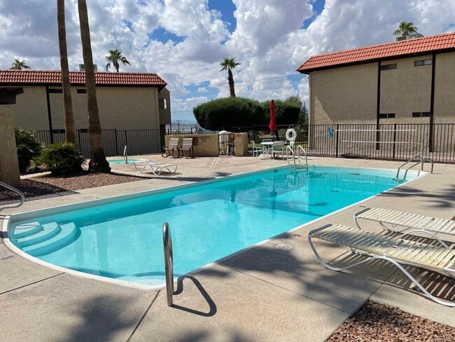 Photo - Move in ready! Furnished, ground floor unit!