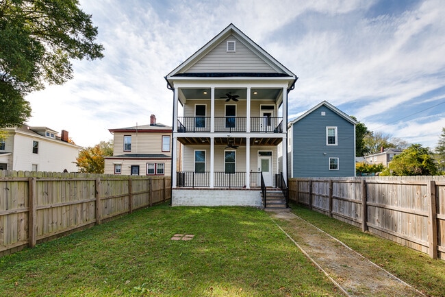 Photo - 313 W 26th St