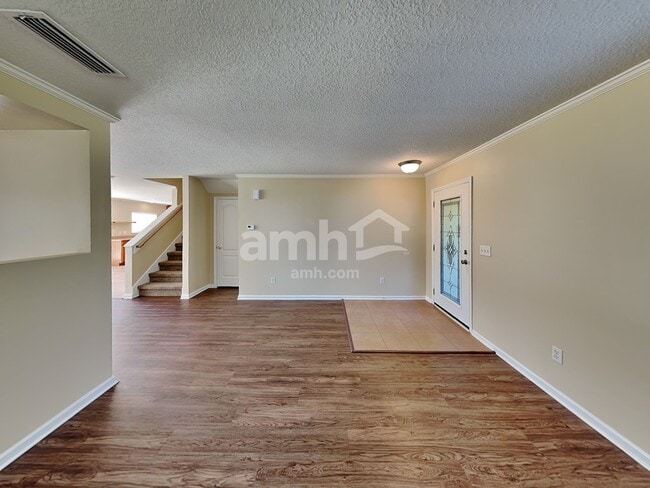 Photo - 325 Van Gogh Cir