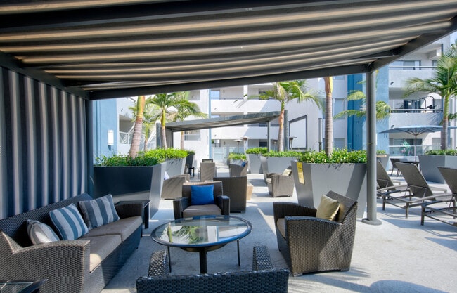Crescent at West Hollywood
