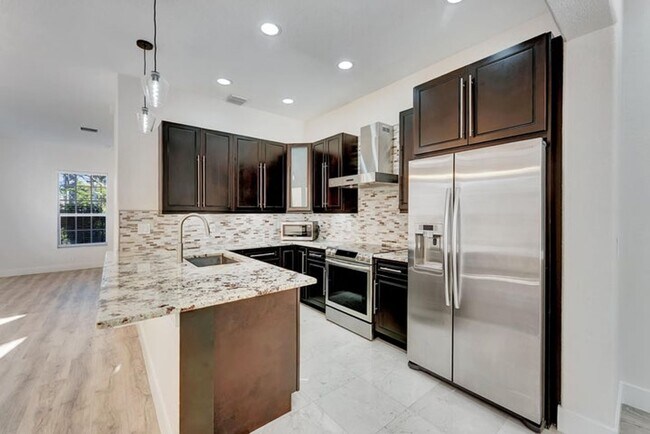 Photo - 406 NW 25th Ave