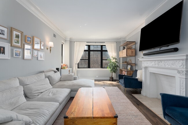 Sala de estar - 444 W Belmont Ave Unidad 4A