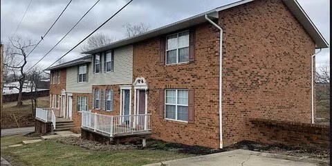 Building Photo - Dunhill Townhouses
