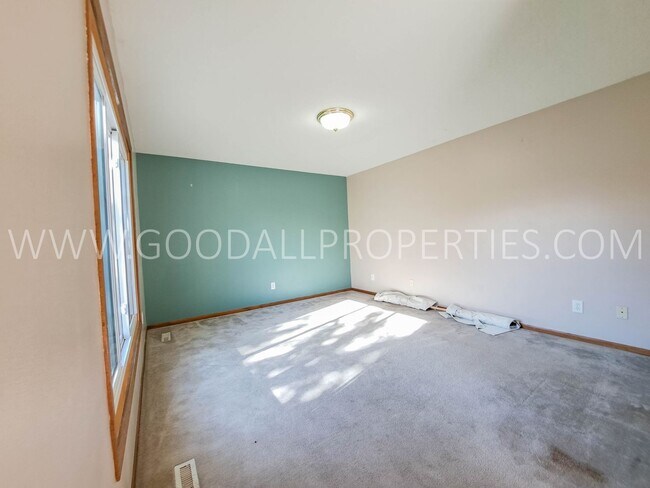 Photo - Beautiful 4-Bedroom Home in Johnston – Bac...