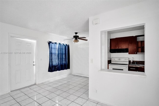 Photo - 841 SW 7th St Unit C