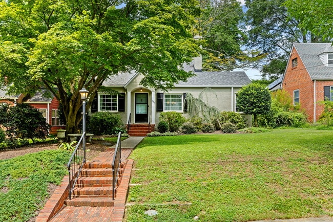 Photo - 1004 W 42nd St Casa