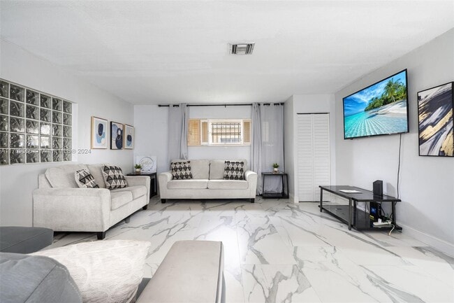 Photo - 18525 NW 39th Ave