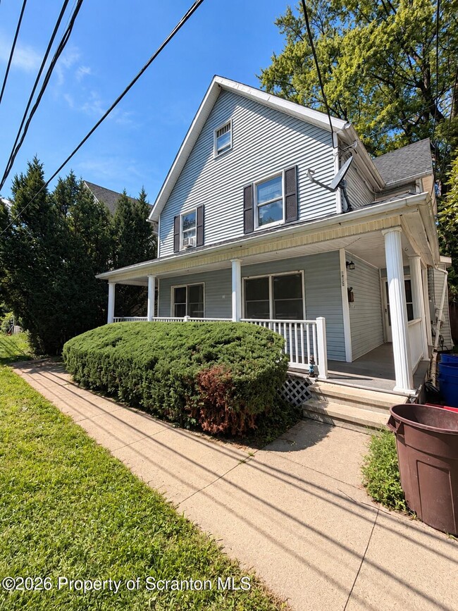Photo - 1533 Ross Ave