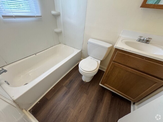 Building Photo - Birmingham Rental