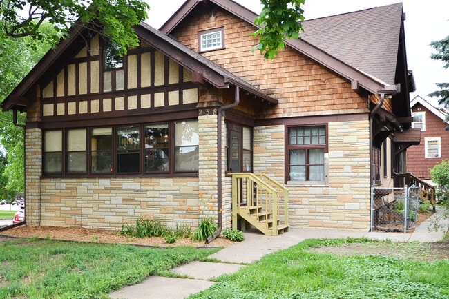 Photo - 238 Lexington Pkwy N Casa