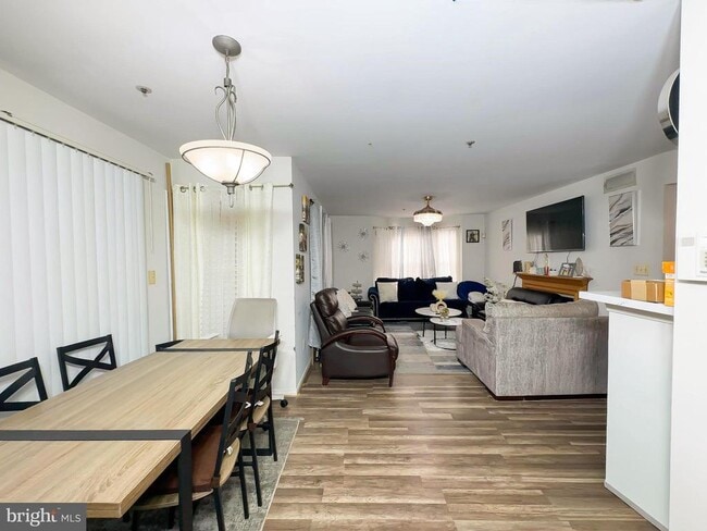 Building Photo - 13560 Lord Sterling Pl Unit 9-4