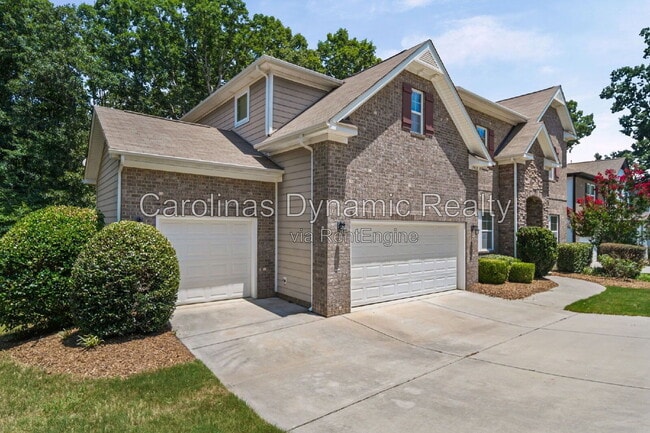 Photo - 1912 Madeira Cir