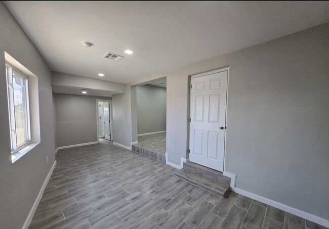 Photo - 101 N Seville Dr