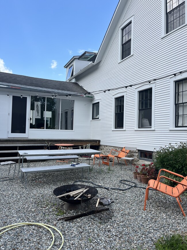 Photo - 104 S Water St