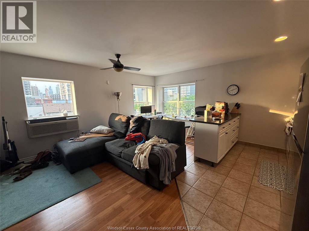 Photo - 511 Pelissier St Unit 309