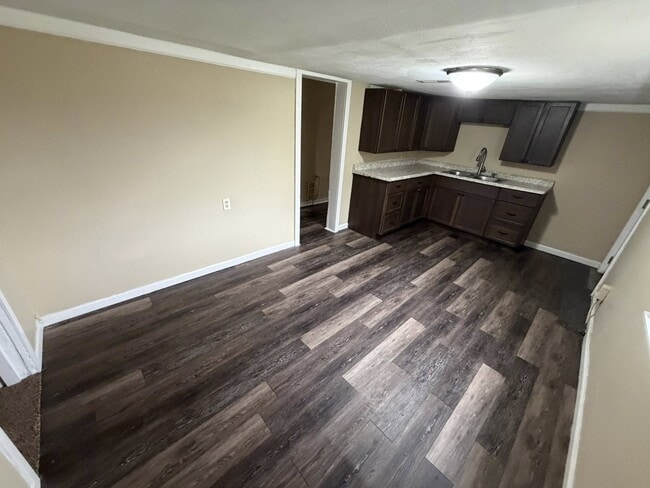 Photo - 335 Bailey St