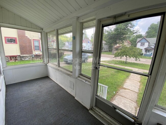 Photo - 727 Wheaton Ave