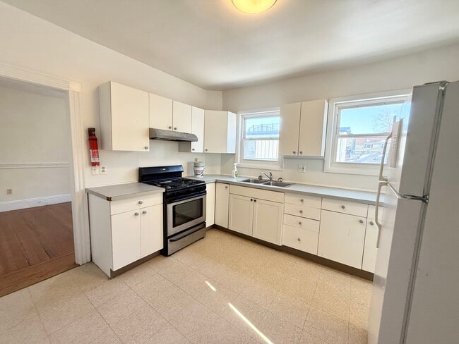 Photo - 144 Hillside St