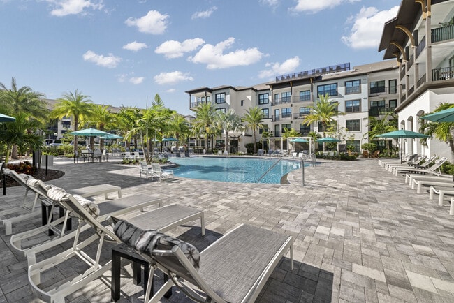 Indigo Stuart Apartments