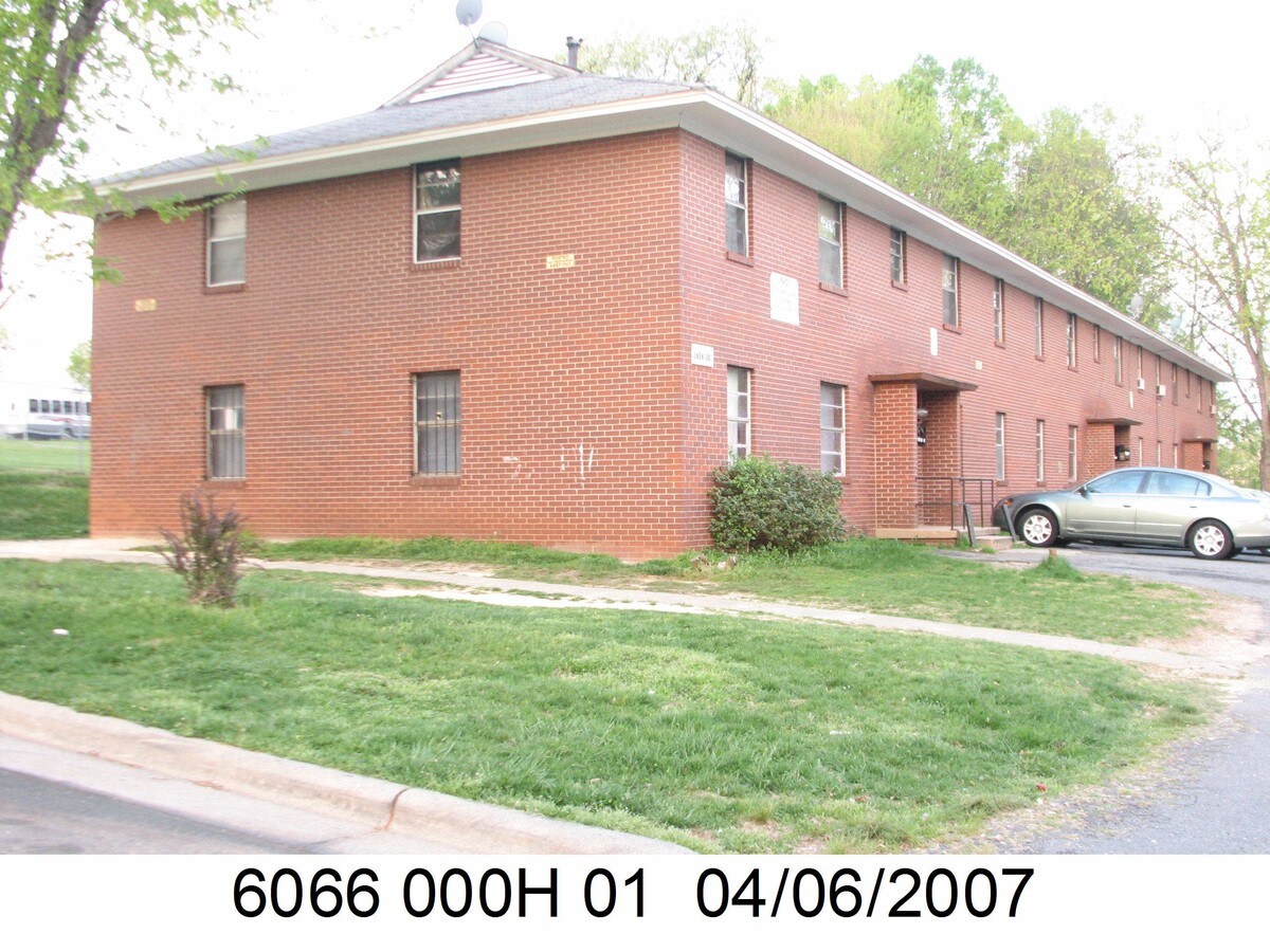 Photo - Hillside Manor Apartments
