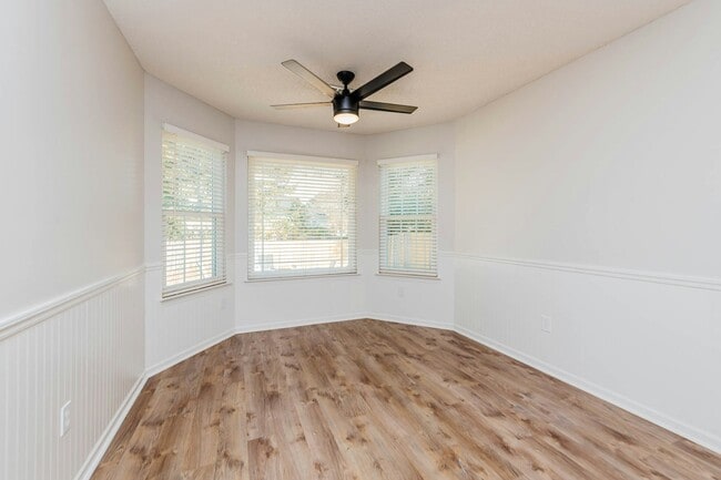 Photo - 104 Lupine Way