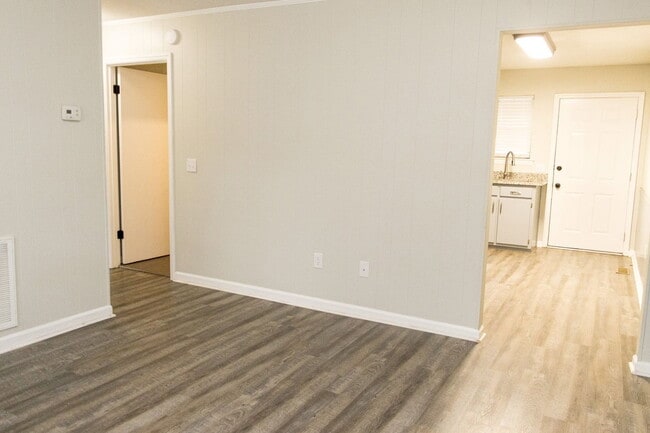 Photo - 1418 Baggett Rd