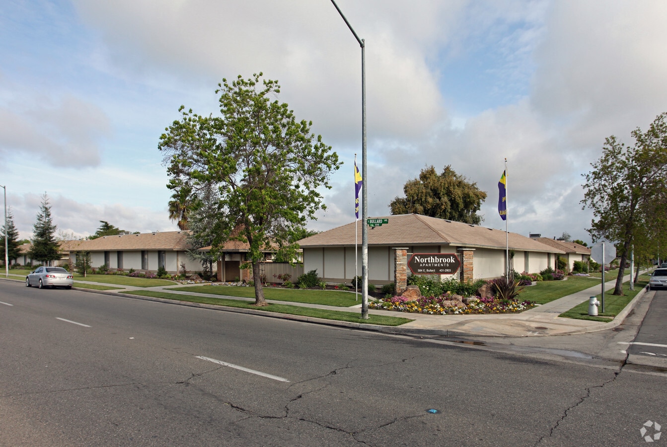 The Northbrook Apartments - The Northbrook Apartments