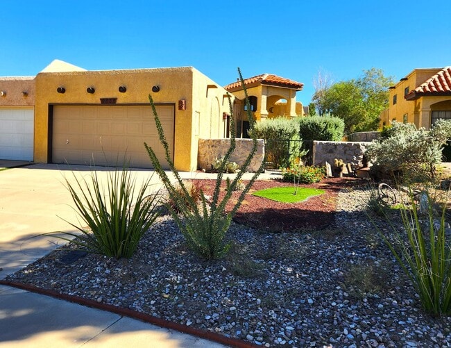 Building Photo - 2050 Pinecone Way