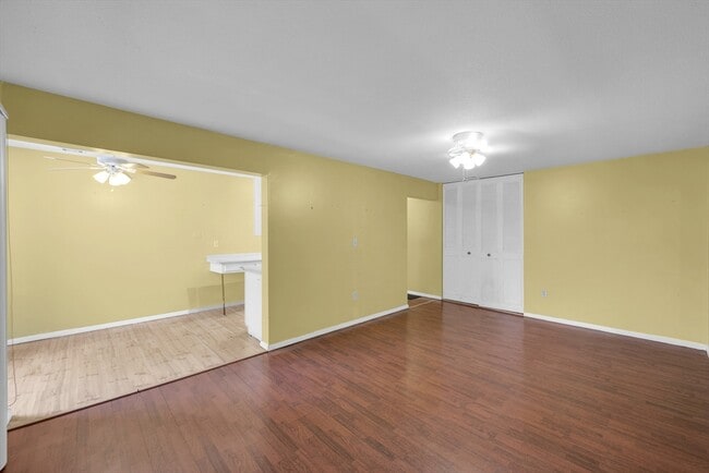 Photo - 6 Shrewsbury Green Dr Unit J