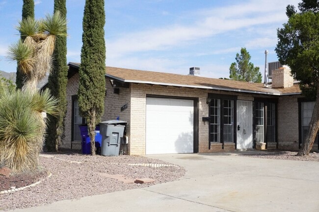 Building Photo - 6625 Escondido Dr