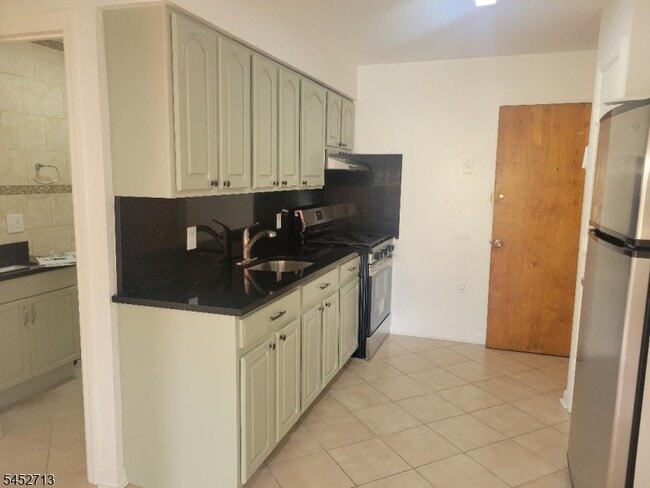 Photo - 151 Ferry St