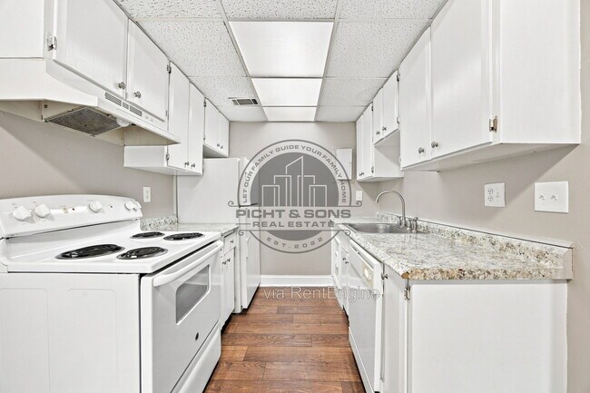457 White Dr Unit B4