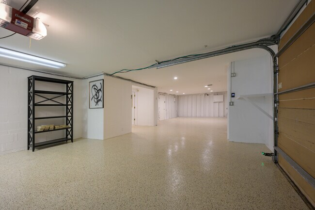 Photo - 981 Longboat Club Rd