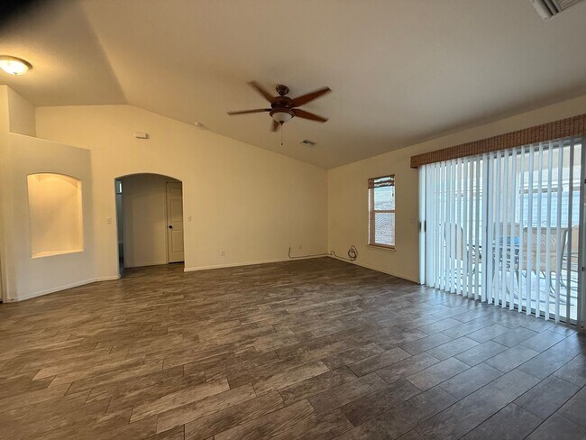 Photo - Beautifully Landscaped Home in Desert Foothills
