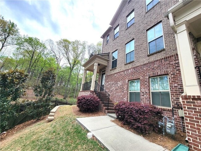 Building Photo - 600 Northaven Ave