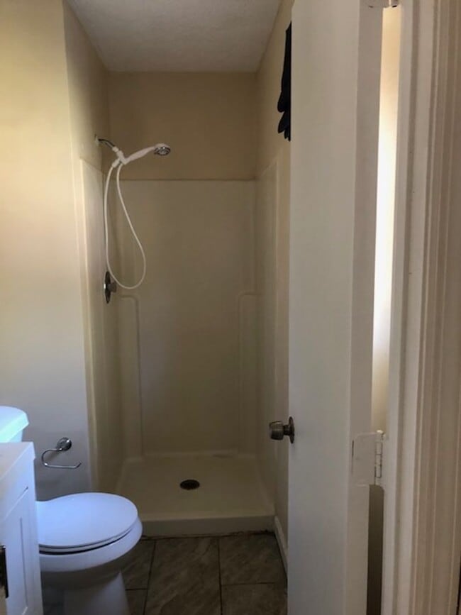 Photo - 252 Stonebridge Dr