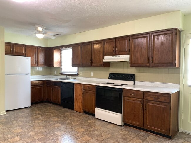 Photo - End Unit Townhome off Old Forest Road