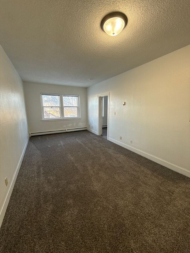 Building Photo - 402 2nd Ave NW Unit 205 Rental