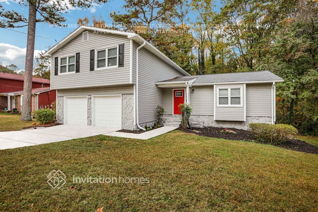 Photo - 475 Chartley Trail