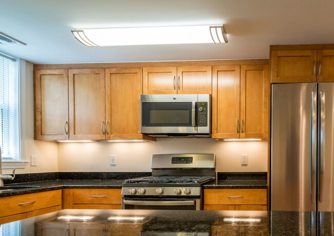 Building Photo - 210 Independence Dr Rental