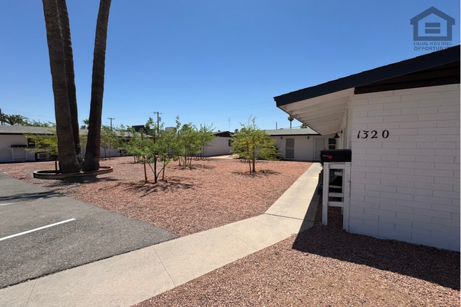 Photo - 1320 N 48th Pl Unit 1320 N 48th Pl  2