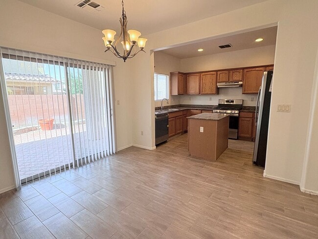 Photo - 4 bed/3bath in desirable Paseo Del Rio Community