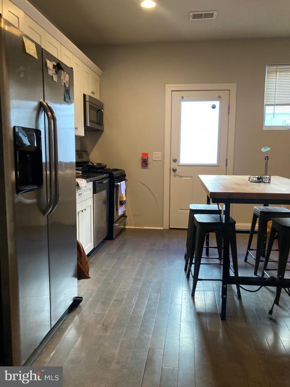 Building Photo - 1212 N Front St Unit A